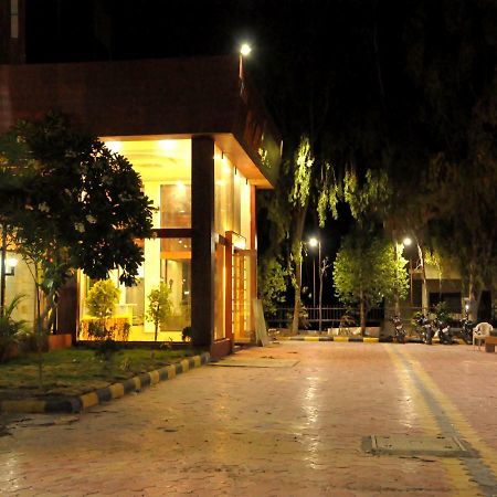 Hotel Malhar Palace Shirdi Eksteriør bilde