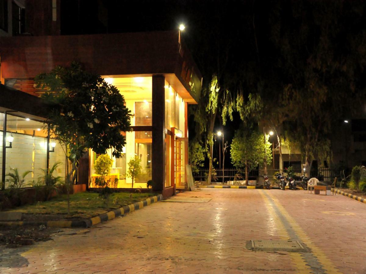 Hotel Malhar Palace Shirdi Eksteriør bilde