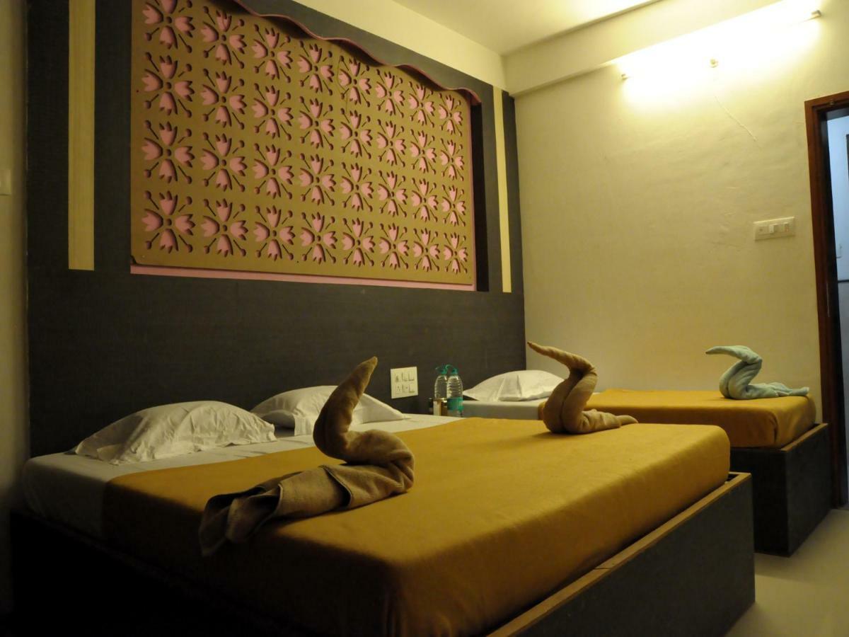 Hotel Malhar Palace Shirdi Eksteriør bilde