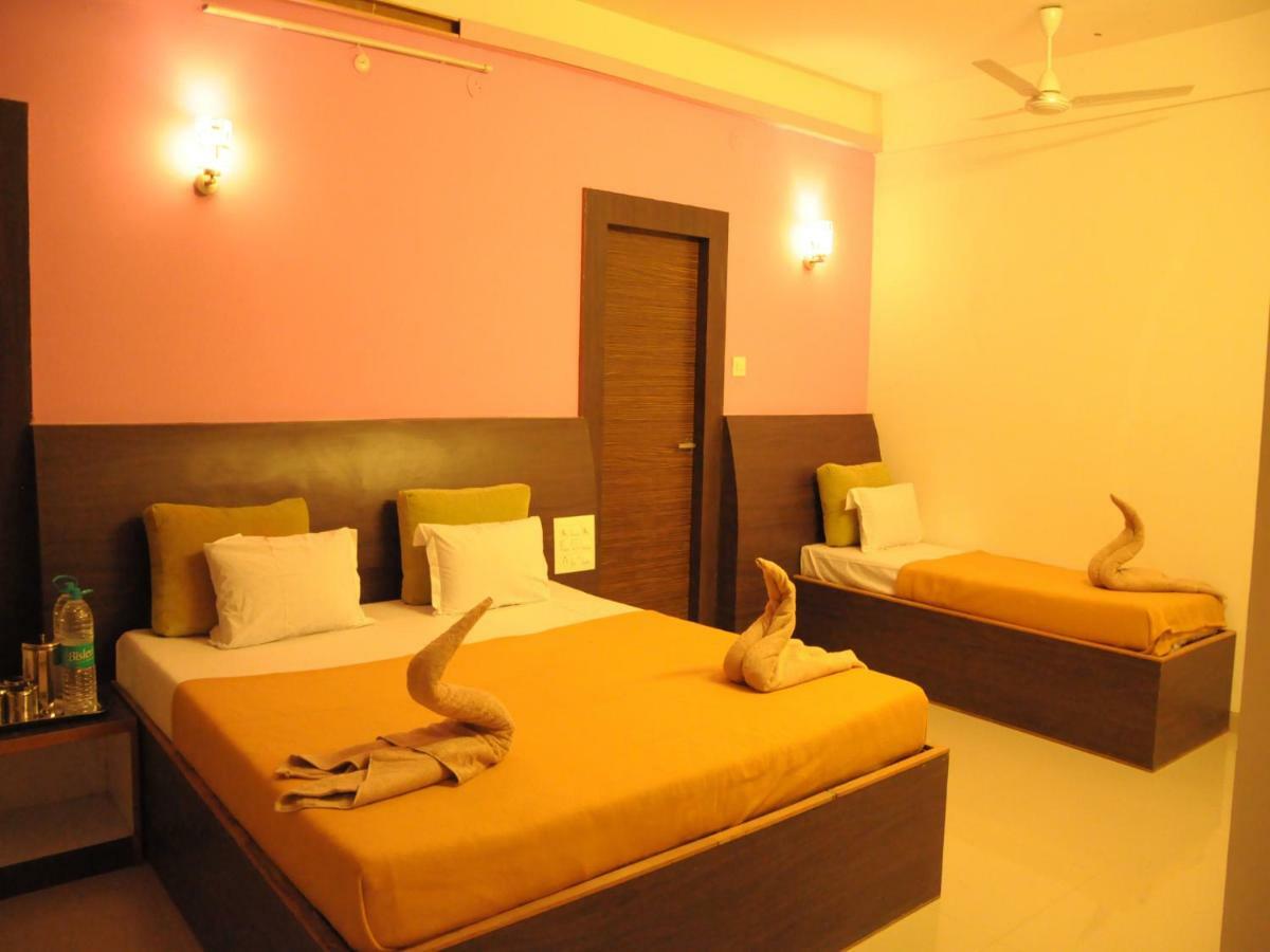 Hotel Malhar Palace Shirdi Eksteriør bilde